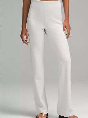 lululemon athletica Ribbed Softstreme Rib Zip Flare 32.5inch Size 2 Bone NWT